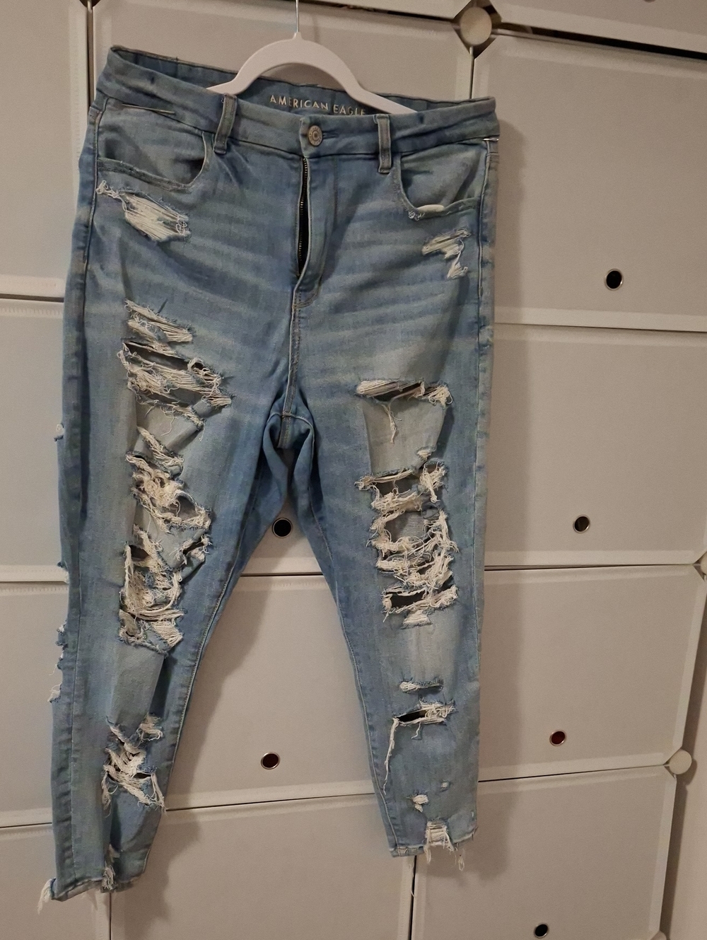 American Eagle Outfitters Light Blue Distressed Ankle Jeans
